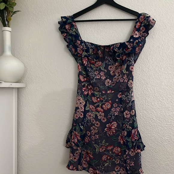 For love and lemons mini dress - Picture 3 of 8